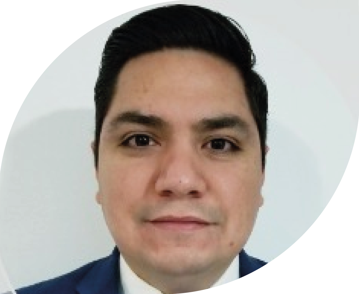 Lic. Carlos Luna